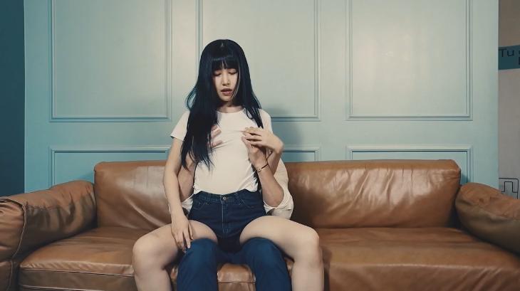 sex gái 2010 Đi làm khuya về chưa kịp thay áo đã bị anh đụ